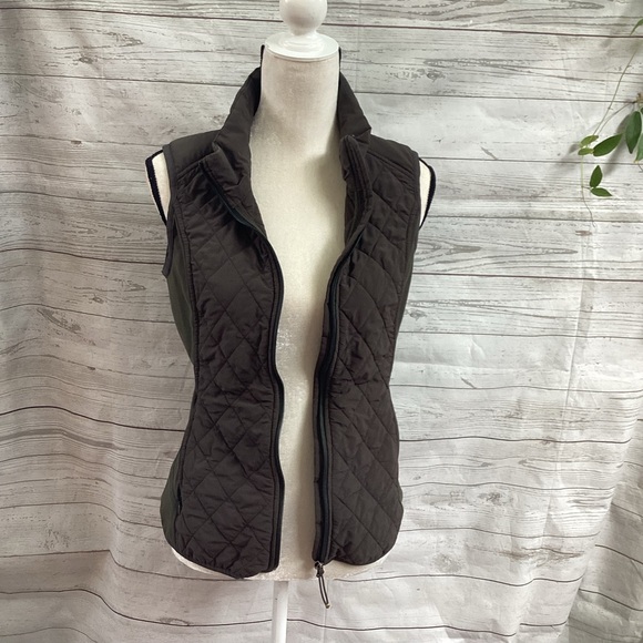 Athleta Upside Vest Quilted Hiking Running Vest Yosemite Green M - Picture 7 of 12